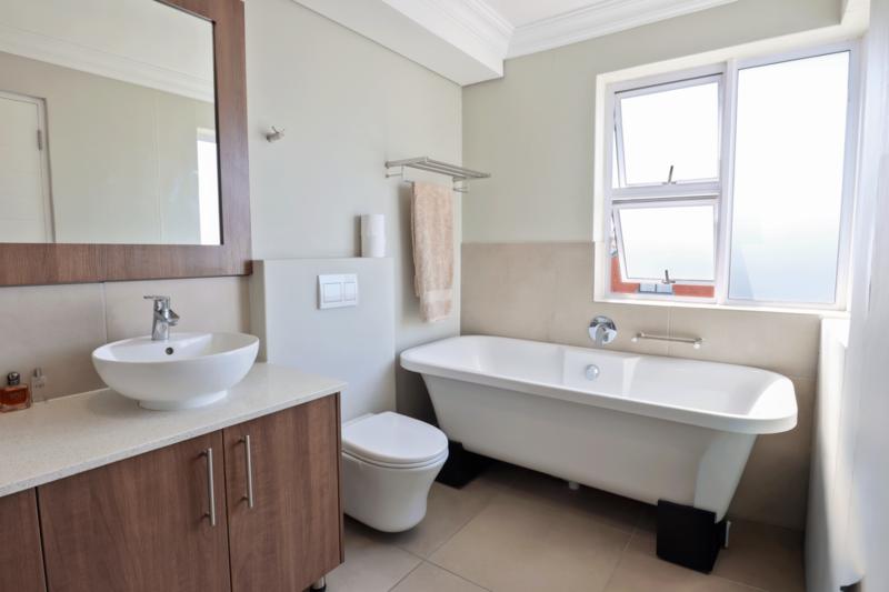 2 Bedroom Property for Sale in Bloubergstrand Western Cape